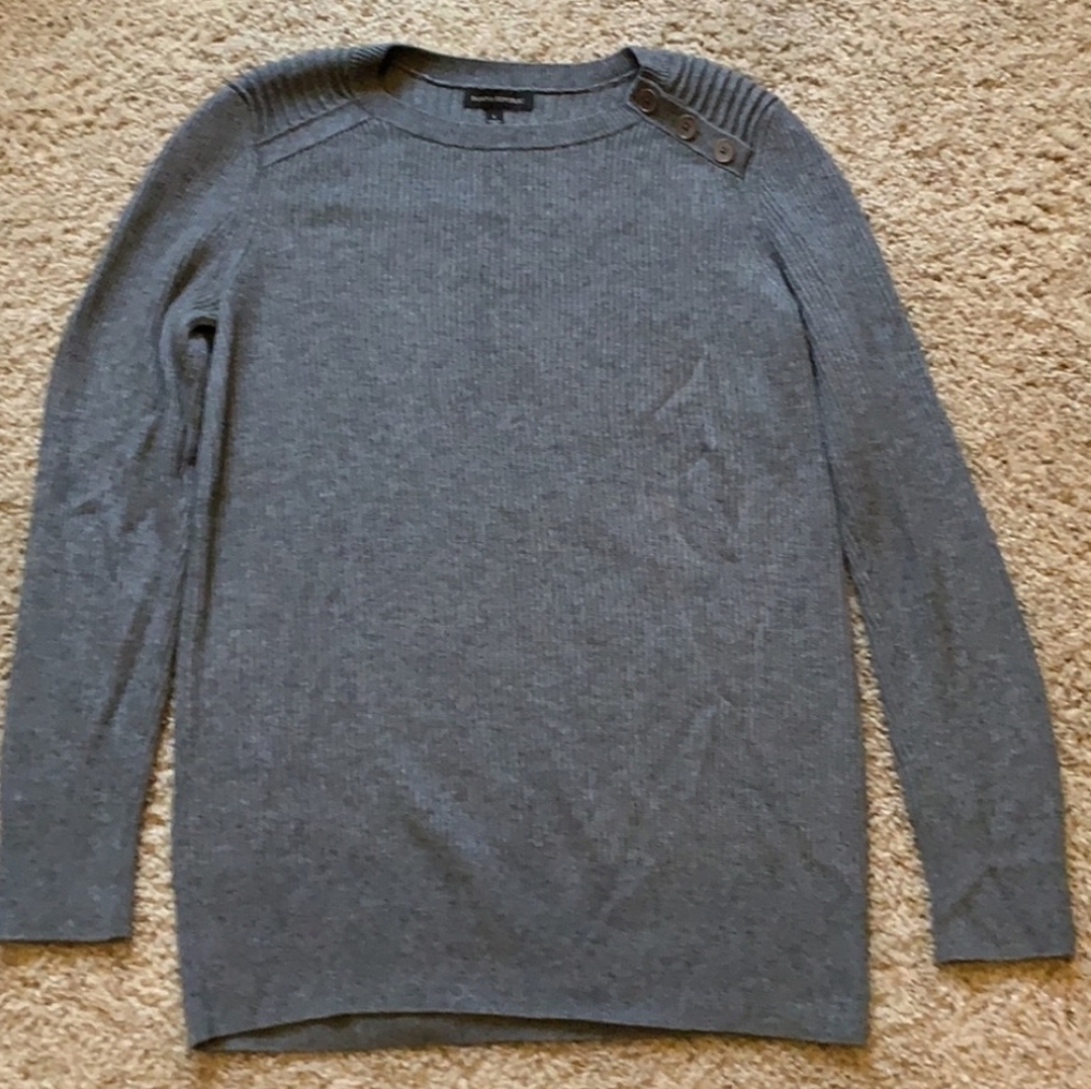 Banana Republic Gray Sweater w/button detail